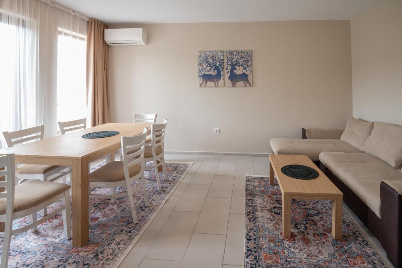 Апартамент За Гости Влади В Комплекс Garden Palace Balchik Extérieur photo