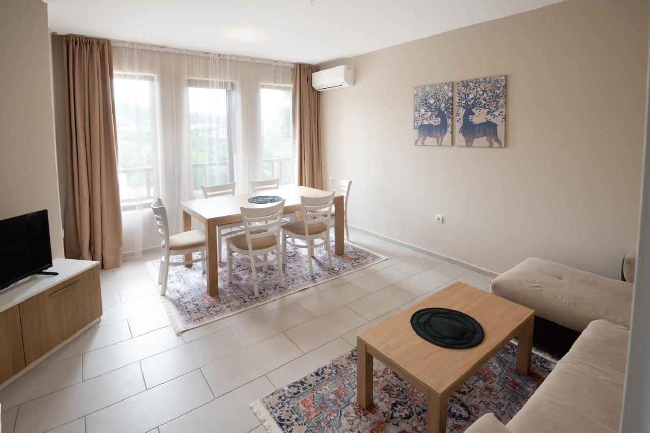Апартамент За Гости Влади В Комплекс Garden Palace Balchik Extérieur photo
